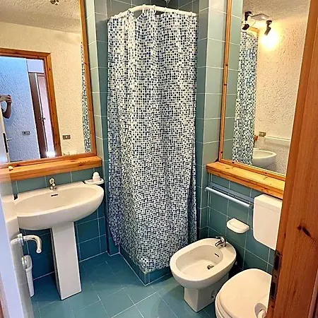 ホテル With Panoramic View In Cugnana 3*